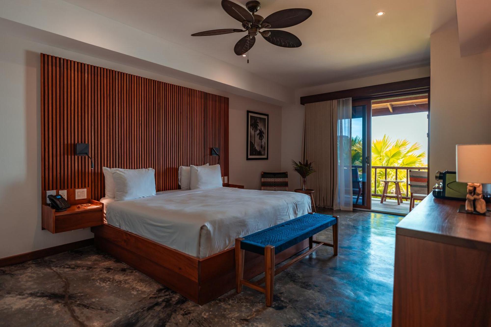 Отель La Coralina Island House Бокас-дель-Торо Экстерьер фото